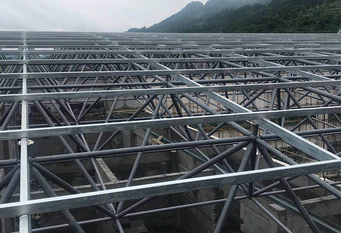 讷河仁怀冠英学校艺体楼网架